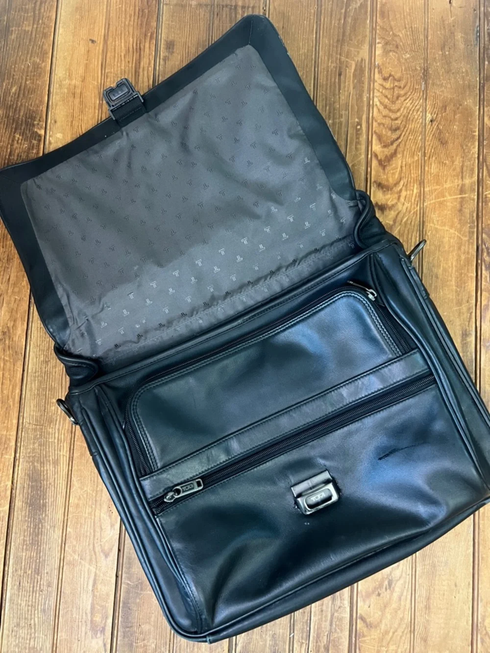 Tumi Black Leather Flap Briefcase laptop case with Top Handle